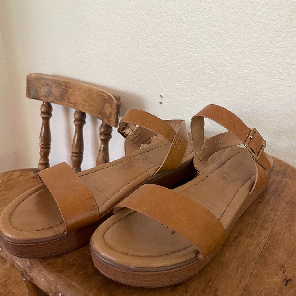 Brown micro platform sandal